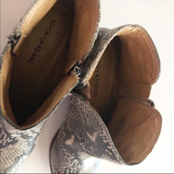 Lucky Brand Snake Skin Print Ankle Zip Booties 9.5 - Picture 7 of 8